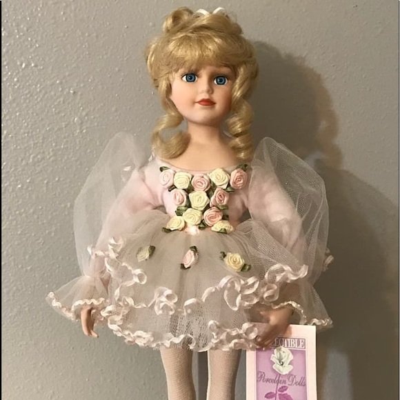 NWT 🩰LIMITED EDITION🩰COLLECTIBLE MEMORIES GISELLE PORCELAIN DOLL• - Picture 8 of 14